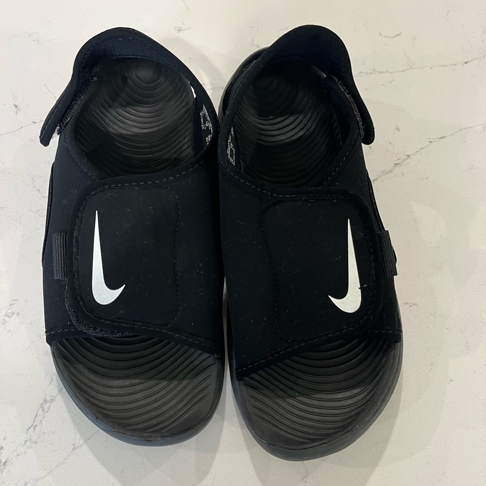 Size 2Y Nike Sandal